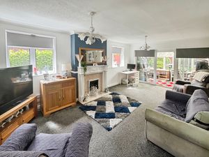 Lounge- click for photo gallery